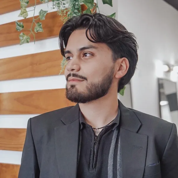 Headshot of Ruben